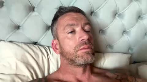 Snapshot of youwantus69 chatting on October 25, 8:22 am You want us 69 online show from October 25, 8:22 am