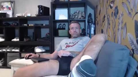 Snapshot of youwantus69 chatting on November 3, 8:43 pm You want us 69 online show from November 3, 8:43 pm