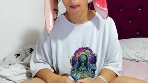 Snapshot of youwishtobeme chatting on February 17, 3:25 am elizabeth ju online show from February 17, 3:25 am