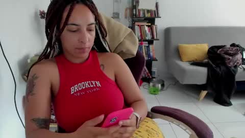 elizabeth  ju   online show from May 14, 1:07 pm