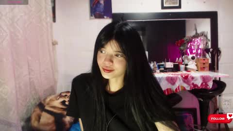 Snapshot of ysera_cb chatting on April 24, 10:39 am Lilith online show from April 24, 10:39 am