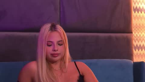 Snapshot of yssabelfox chatting on September 29, 3:22 am Foxie online show from September 29, 3:22 am