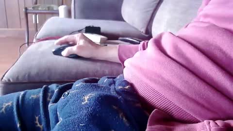 Snapshot of ytsim58 chatting on February 16, 3:19 pm ytsim58 online show from February 16, 3:19 pm