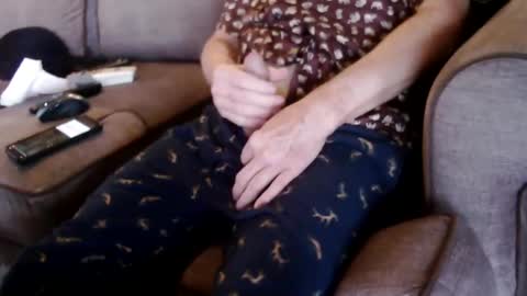 Snapshot of ytsim58 chatting on February 18, 4:03 pm ytsim58 online show from February 18, 4:03 pm