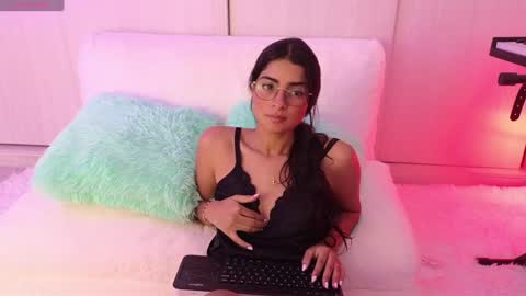 Yurani online show from December 16, 10:24 pm