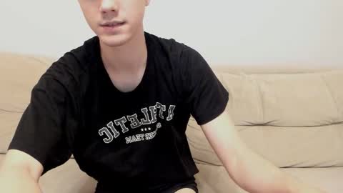 Snapshot of yueslang chatting on October 20, 7:14 pm Yue Lang and Samm online show from October 20, 7:14 pm