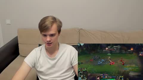 Snapshot of yueslang chatting on November 15, 3:19 pm Yue Lang and Samm online show from November 15, 3:19 pm