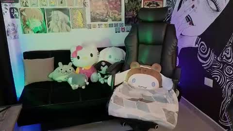    rawr   Anne Independent model      online show from November 9, 7:23 pm