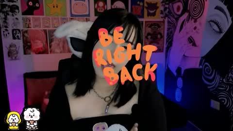    rawr   Anne Independent model      online show from December 13, 9:20 pm