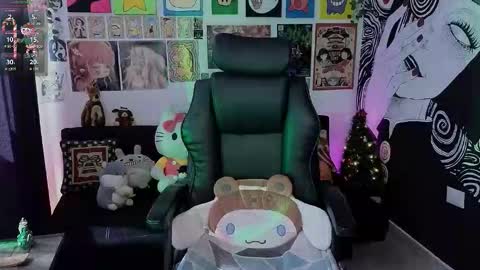    rawr   Anne Independent model      online show from December 14, 6:23 pm