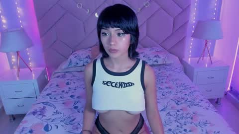 Yui LIn online show from March 11, 8:20 pm