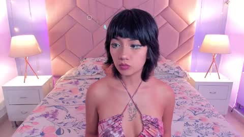 Yui LIn online show from March 12, 7:59 pm