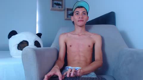 yulian_vasquez online show from February 20, 3:19 pm