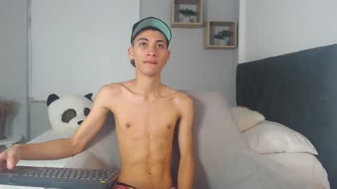 yulian_vasquez online show from March 5, 12:22 pm
