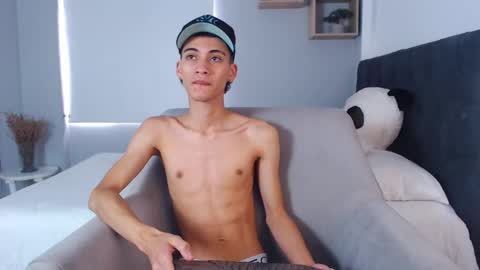 yulian_vasquez online show from March 7, 3:18 pm