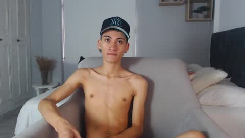 yulian_vasquez online show from March 10, 12:04 pm