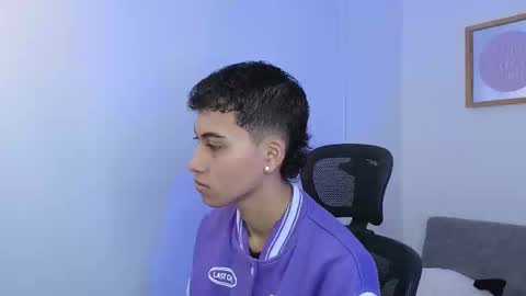 yulian_vasquez online show from September 22, 12:18 pm