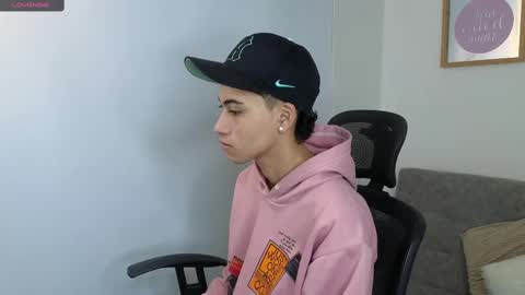 yulian_vasquez online show from September 25, 12:09 pm