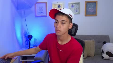 yulian_vasquez online show from November 20, 3:23 pm