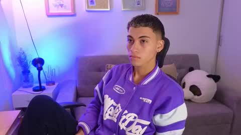 yulian_vasquez online show from November 24, 12:16 pm