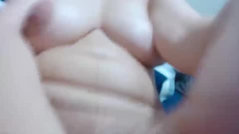 Snapshot of yuliana_25 chatting on February 23, 9:45 pm yuliana_25 online show from February 23, 9:45 pm