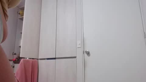 yuliana_25 online show from April 4, 11:02 pm