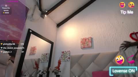 Yuliana online show from January 3, 9:15 pm