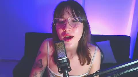 Yulienne online show from May 16, 4:53 am