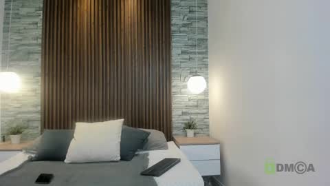 yulievans online show from December 31, 12:04 pm