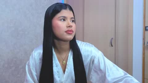 Snapshot of yulissa_girls chatting on April 19, 1:32 pm yulissa_girls online show from April 19, 1:32 pm