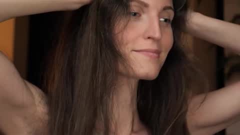 yulla dao online show from October 4, 6:50 pm