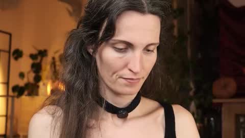 yulla dao online show from November 6, 5:25 pm