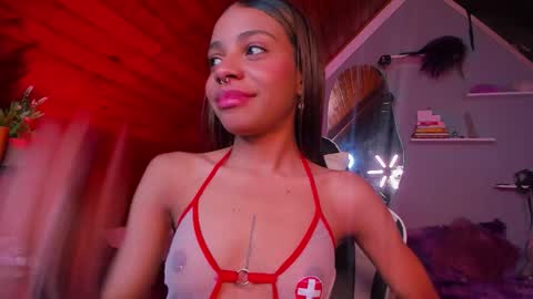 yumi_hanna online show from December 4, 2:43 am