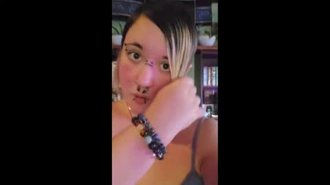 Yumi Sapphire online show from December 1, 2:22 pm