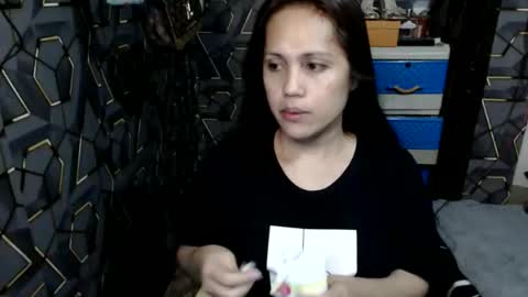 yumi online show from January 11, 12:43 pm