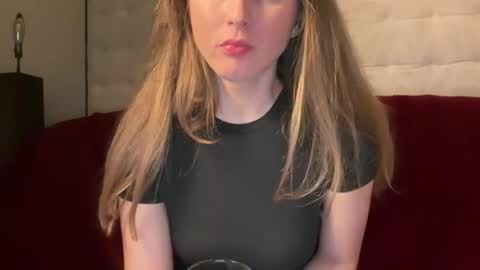 yumiandwolf online show from May 30, 7:49 am