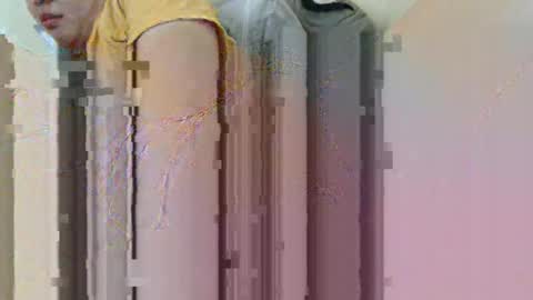 Snapshot of yummy72747 chatting on September 28, 1:05 pm yummy72747 online show from September 28, 1:05 pm