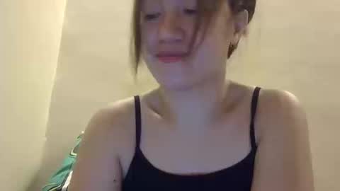 yummyclaya online show from October 20, 1:33 pm