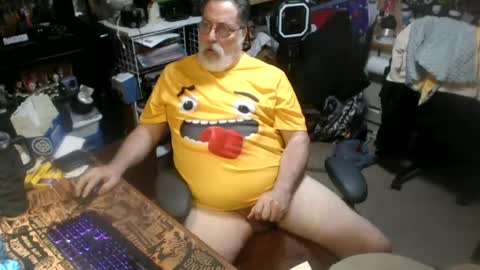 Snapshot of yummyflguy chatting on June 29, 4:07 pm yummyflguy online show from June 29, 4:07 pm