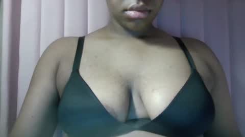 Snapshot of yummygirl659346 chatting on August 1, 12:48 pm yummygirl659346 online show from August 1, 12:48 pm