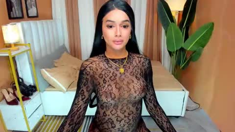 Goddes Renalyn online show from January 18, 7:49 am