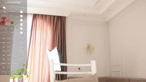 yuna_leen online show from December 3, 6:21 am