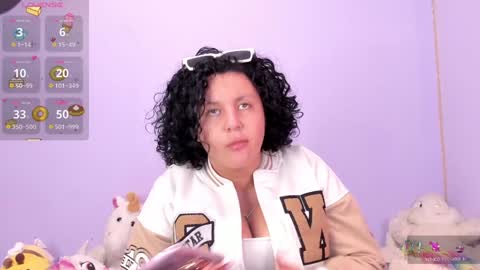 yunahott_ online show from January 25, 8:31 pm