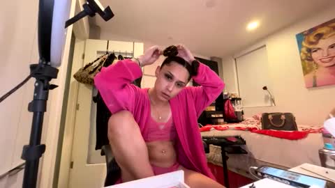 Snapshot of yungfemslut chatting on March 25, 3:12 am BbyTSSLut online show from March 25, 3:12 am