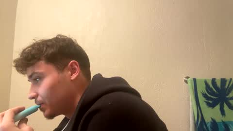 yungstudbev online show from December 29, 7:28 am