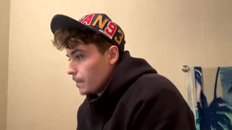 yungstudbev online show from January 3, 9:26 pm