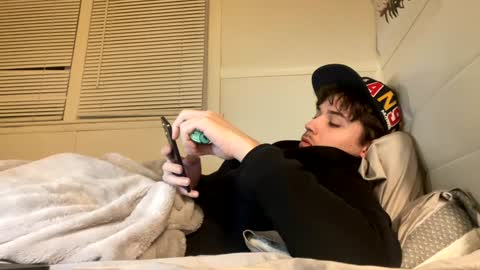 yungstudbev online show from February 2, 10:39 pm