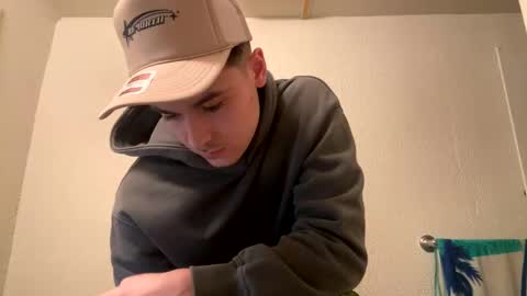 yungstudbev online show from February 19, 4:55 am