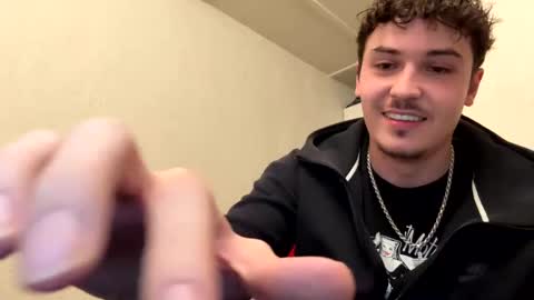 yungstudbev online show from October 13, 5:18 am