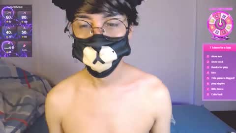 Snapshot of yuniorb chatting on October 31, 4:02 am the puppy boy online show from October 31, 4:02 am